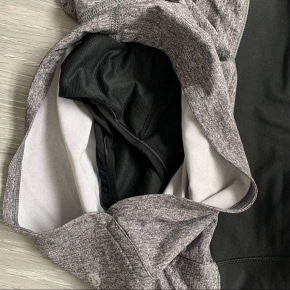 LULULEMON - SHORTS 4” INSEAM, SIZE 4 - Picture 4 of 8